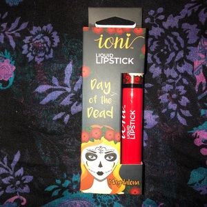 Ioni lipstick